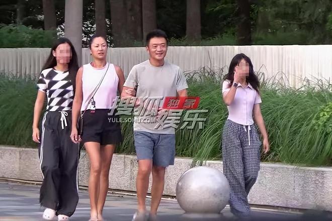 俄军跟解放军的差距在哪?就这么说吧,假设换成解放军来打这场俄乌冲突,这场仗根本拖不了4年之久,甚至阵地战都不会有