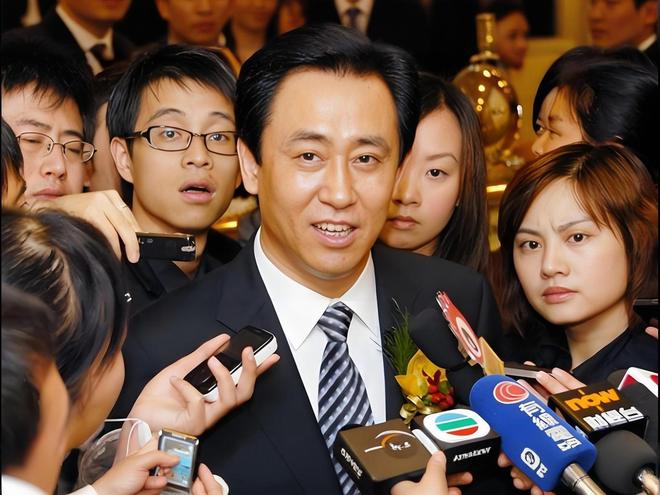 终于到了,穆里尼奥在皇马训练基地自拍并上传至社媒