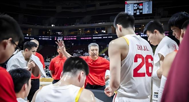 伤痕明显!广州状元陈国豪面部骨裂 季后赛大概率戴面具对阵广东