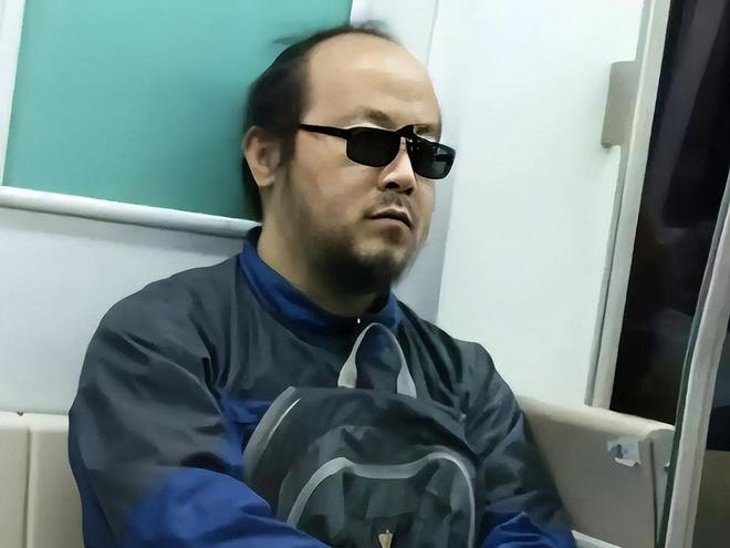 朱芳，把身体作为答案