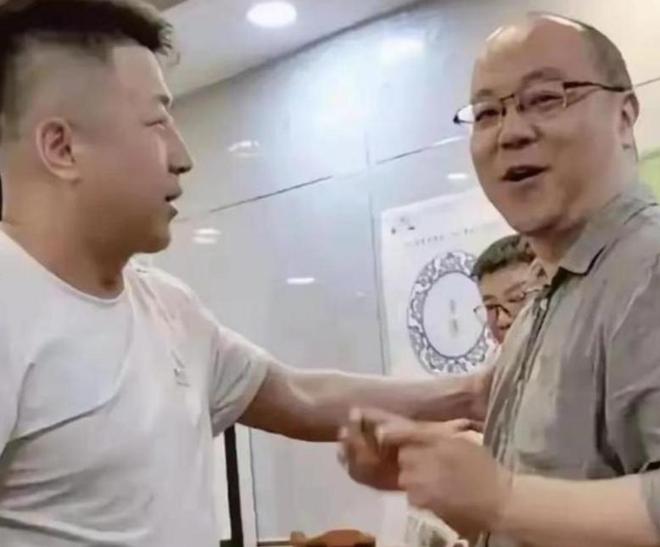 朱芳，把身体作为答案