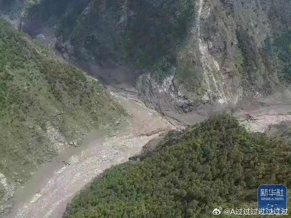 女演员韩沛颖爆料，刘浩存14岁就跟着某某某导了，喊话王晓晨道歉