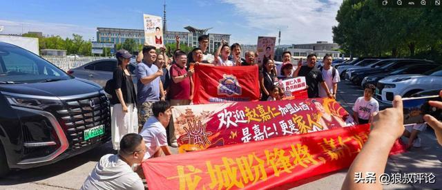 从蓝领到明星,阿奴诺比在总决赛舞台完成蜕变