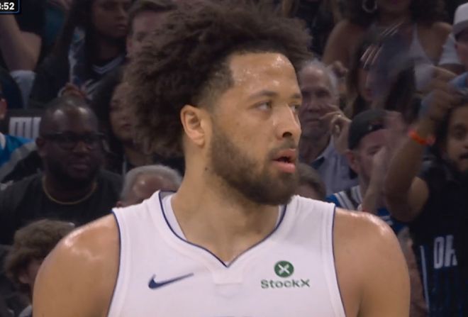 经典回归！NBA总决赛地板迎回冠军金杯图案