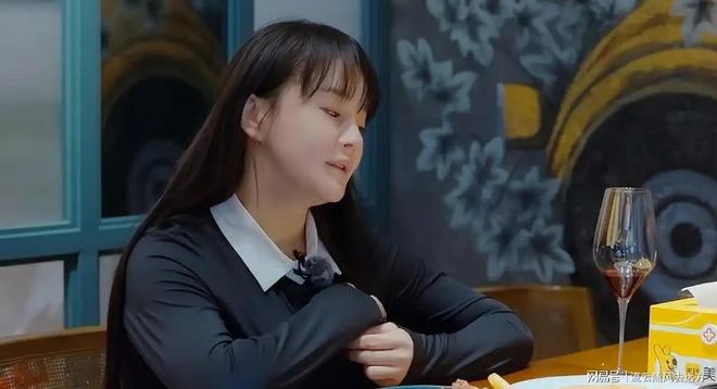 “这颜值,放艺术生里也是顶级!”家长晒素颜大一女儿哭鼻子火了